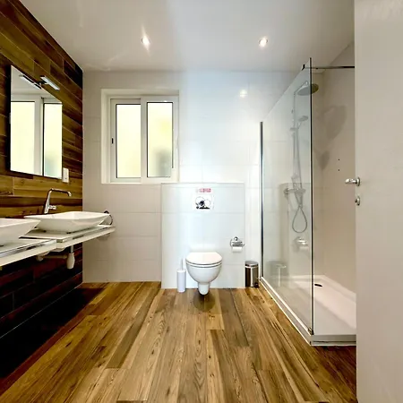 Unique 4 Bedroom Townhouse Off The Ferienhaus Sliema