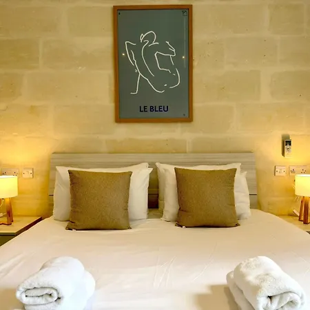 Unique 4 Bedroom Townhouse Off The *