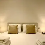 Unique 4 Bedroom Townhouse Off The Casa vacanze Sliema