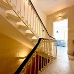Unique 4 Bedroom Townhouse Off The *