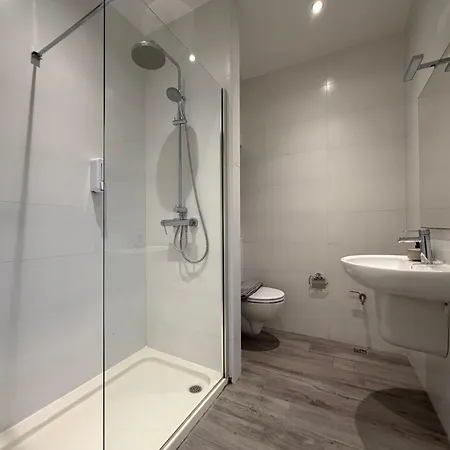 Unique 4 Bedroom Townhouse Off The * سليمة