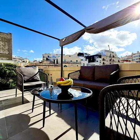 Unique 4 Bedroom Townhouse Off The * Sliema