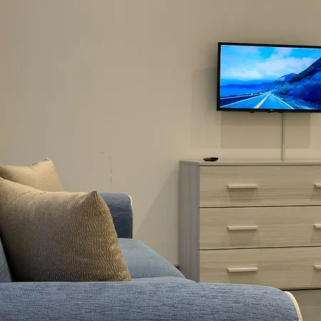 Unique 4 Bedroom Townhouse Off The Tatil Evi Sliema