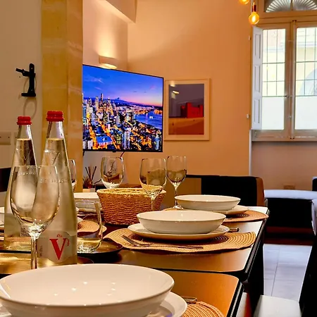 Unique 4 Bedroom Townhouse Off The Tatil Evi Sliema