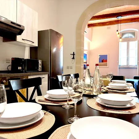 Unique 4 Bedroom Townhouse Off The 度假居 *