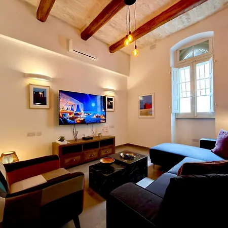 Unique 4 Bedroom Townhouse Off The Sliema