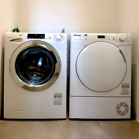 بيت للعطل Unique 4 Bedroom Townhouse Off The *