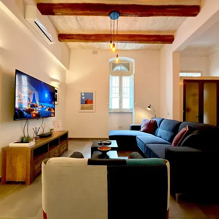 Unique 4 Bedroom Townhouse Off The Sliema