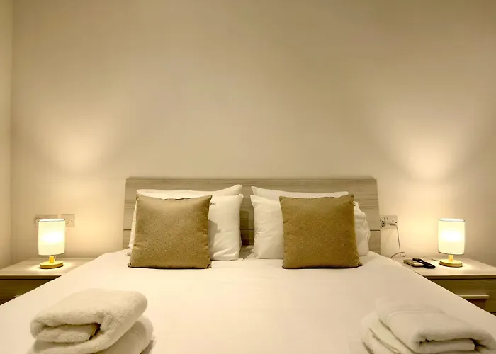 Unique 4 Bedroom Townhouse Off The Casa vacanze Sliema