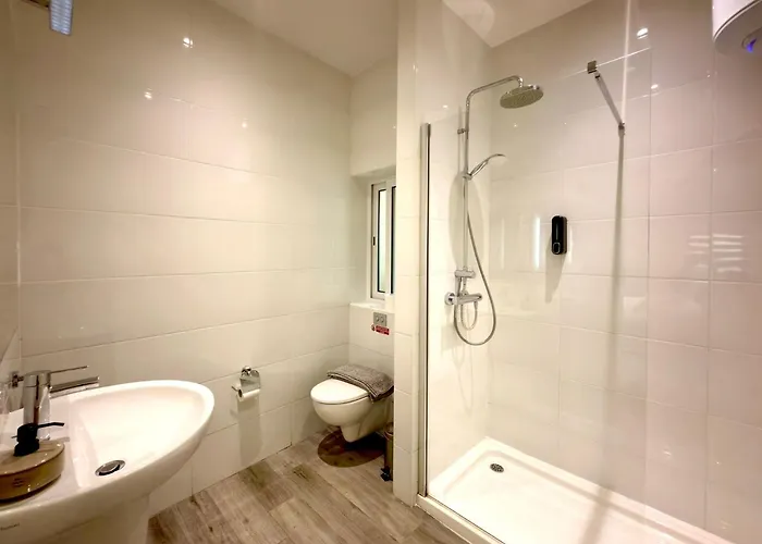 Unique 4 Bedroom Townhouse Off The * Sliema