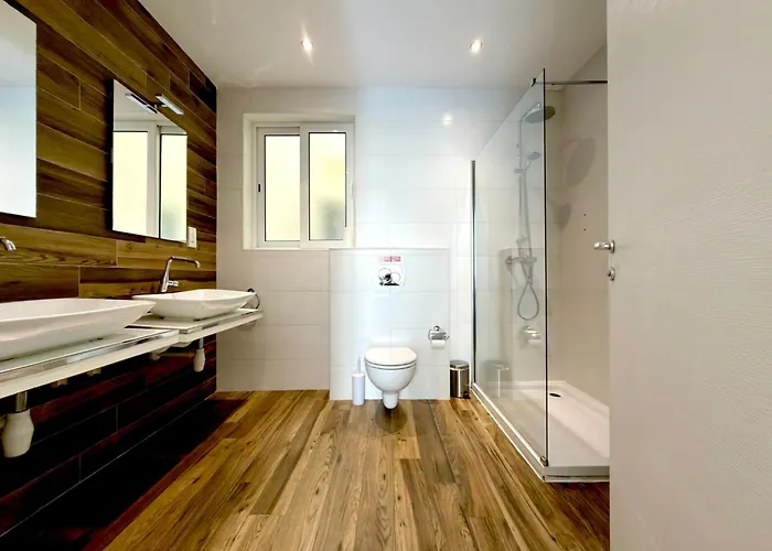 Unique 4 Bedroom Townhouse Off The Case de vacanță Sliema