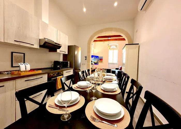 Case de vacanță Unique 4 Bedroom Townhouse Off The *