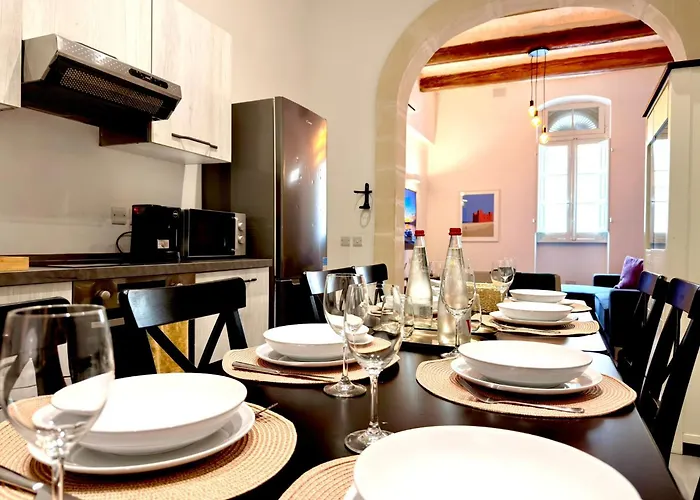 Unique 4 Bedroom Townhouse Off The Case de vacanță *