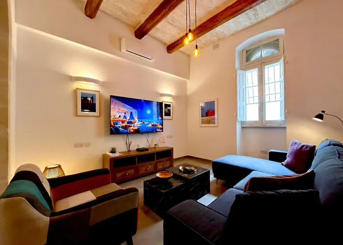 Unique 4 Bedroom Townhouse Off The Sliema