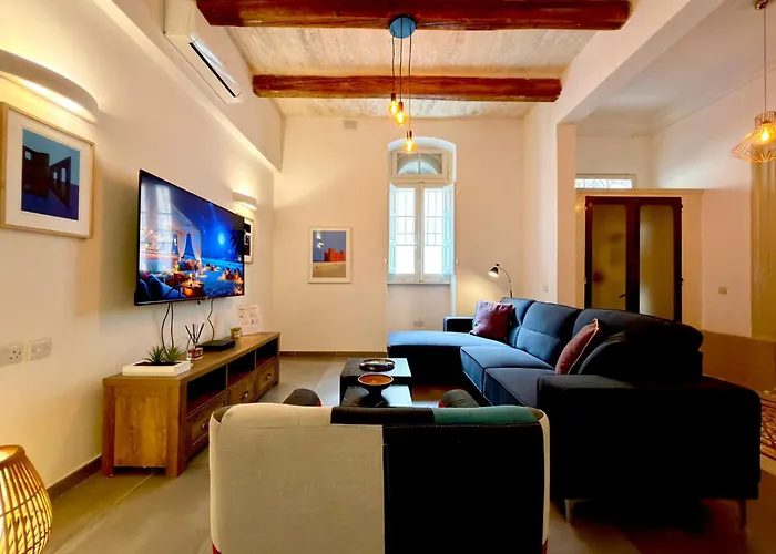 Unique 4 Bedroom Townhouse Off The Sliema